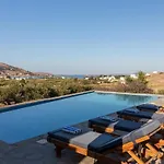 Villa Peacock
